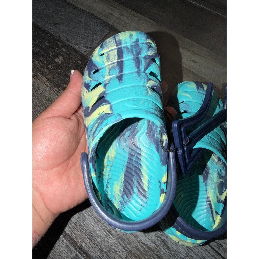 Boys clogs size 7